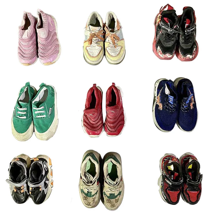 Chaussures pour enfants d'occasion