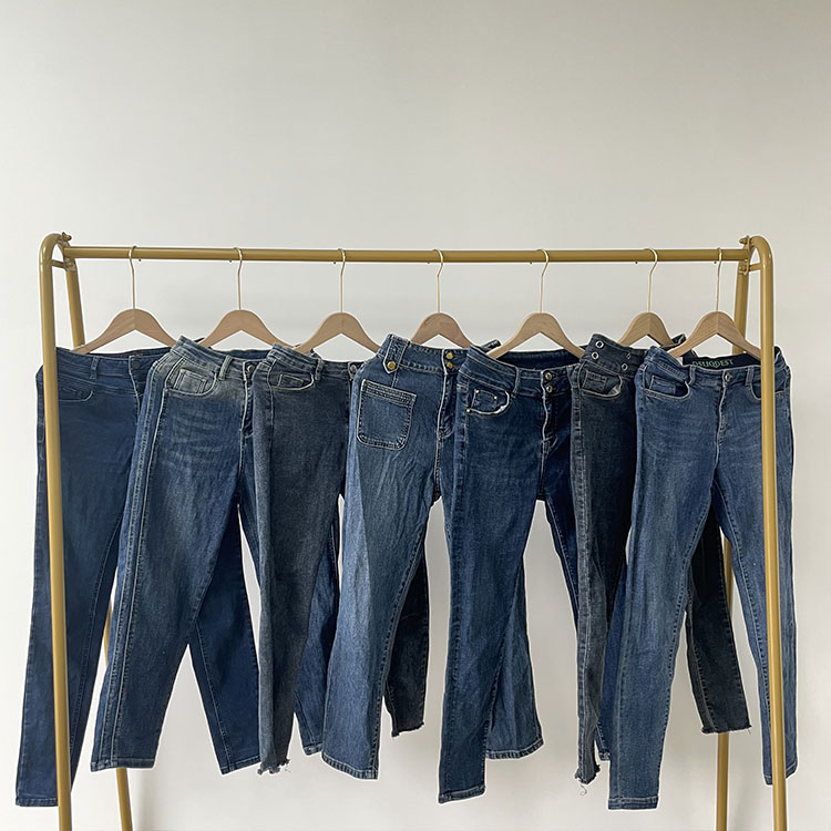 Pantalons en jean pour dames d'occasion