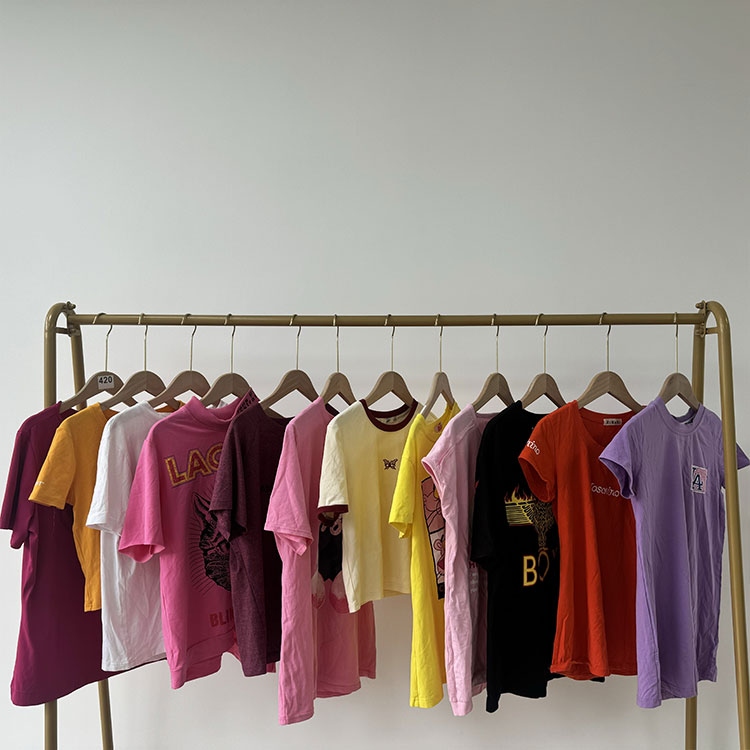 T-shirt à manches courtes pour dames d'occasion